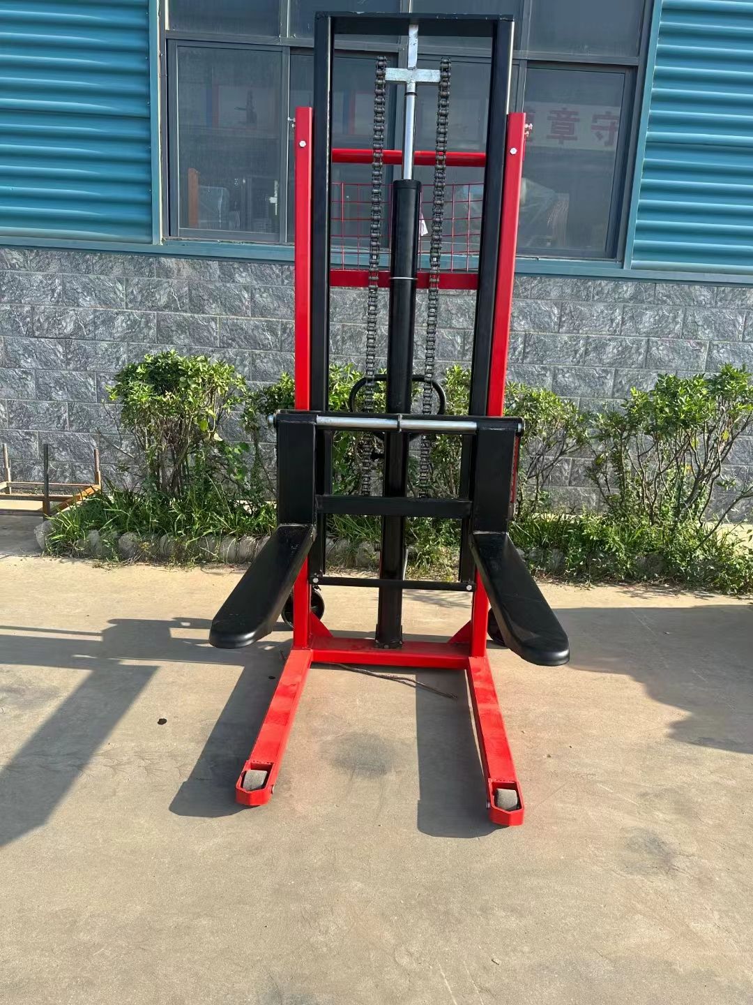 Xe nâng tay cao thủy lực