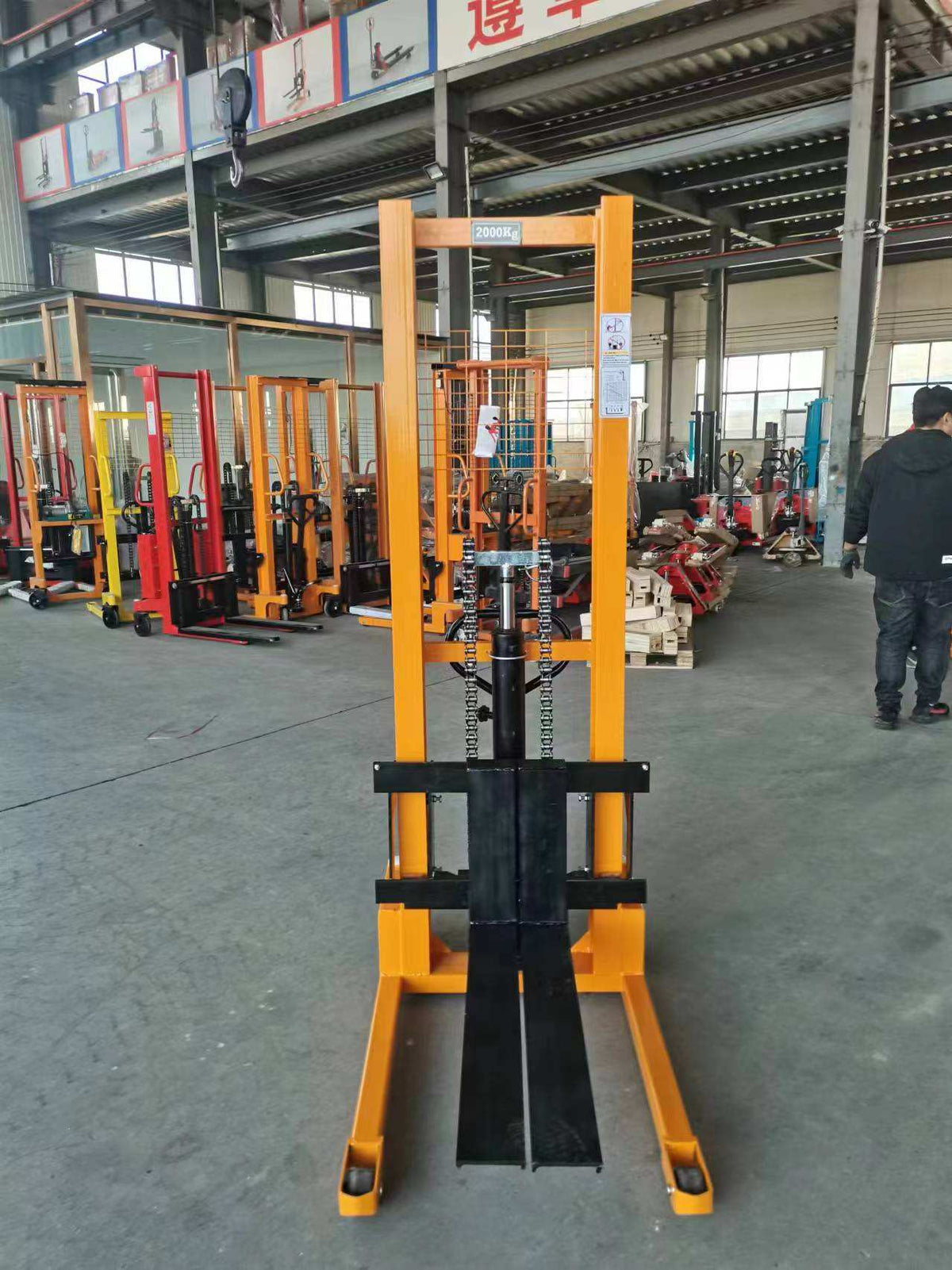 Xe nâng tay cao thủy lực