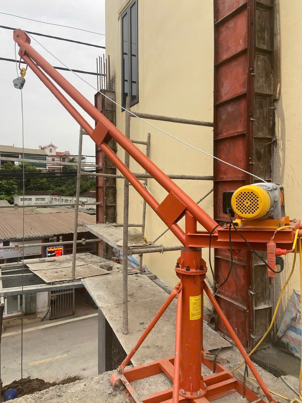 Khung cẩu xoay 360 độ, Tải trọng 500kg, 1 Tấn gắn các loại máy tời xây dựng (chưa kèm tời)