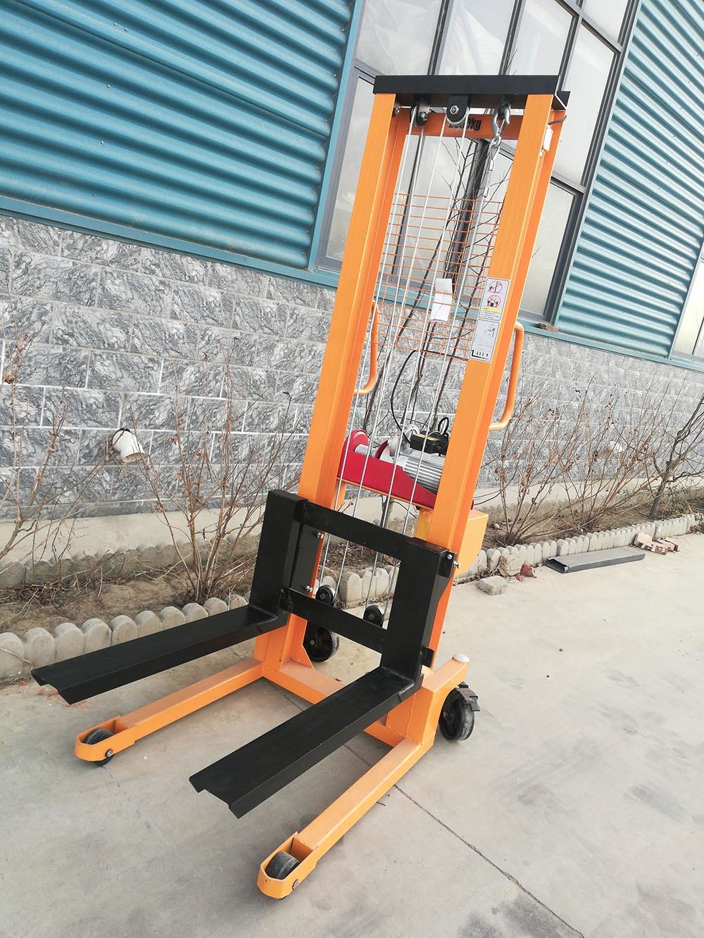 Xe nâng tay cao thủy lực