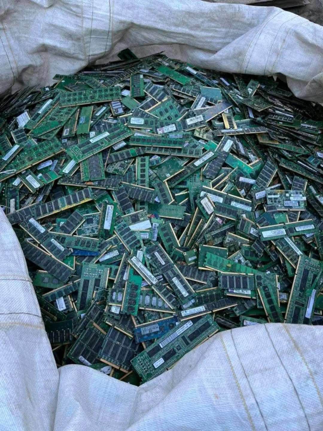 Thu mua bo mạch điện tử, Thu mua phế liệu điện tử, Thu mua PCB và Thu mua CPU/IC