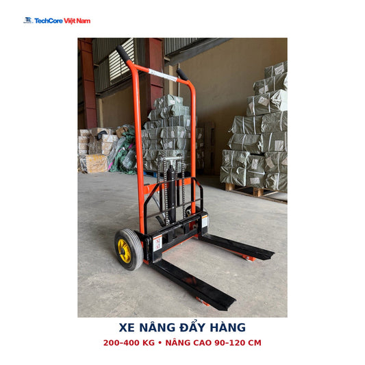 Ảnh bìa xe nâng đẩy hàng 200–400 kg TechCore Việt Nam, 1500 × 1500, giữ nguyên sản phẩm gốc